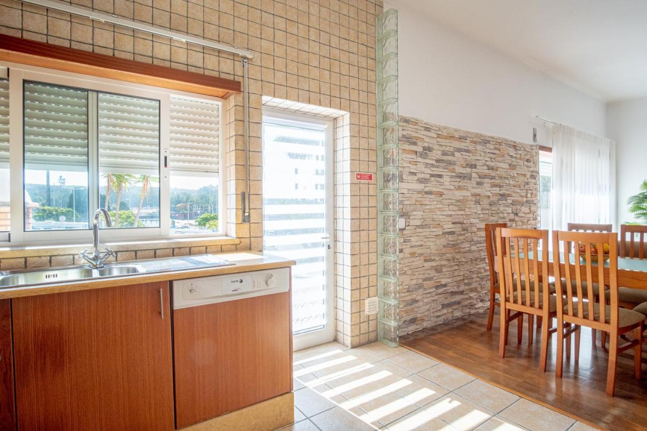 8 Rodrigues Family House - Villa With Patio Nazaré Extérieur photo