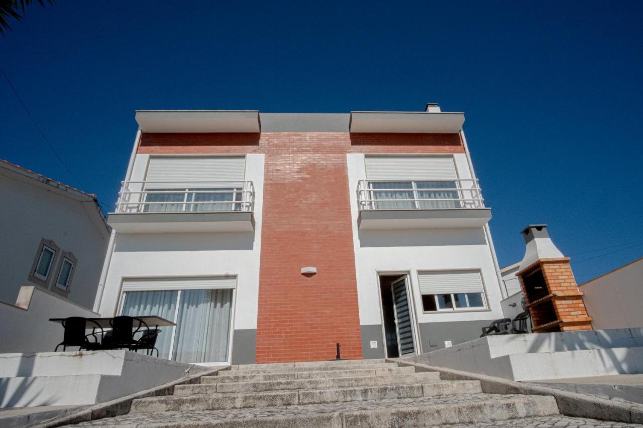8 Rodrigues Family House - Villa With Patio Nazaré Extérieur photo