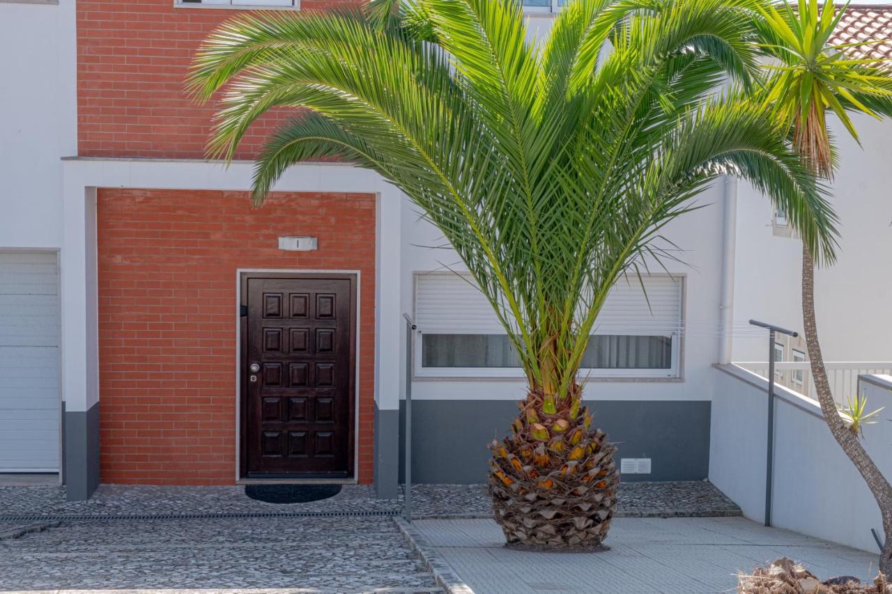 8 Rodrigues Family House - Villa With Patio Nazaré Extérieur photo